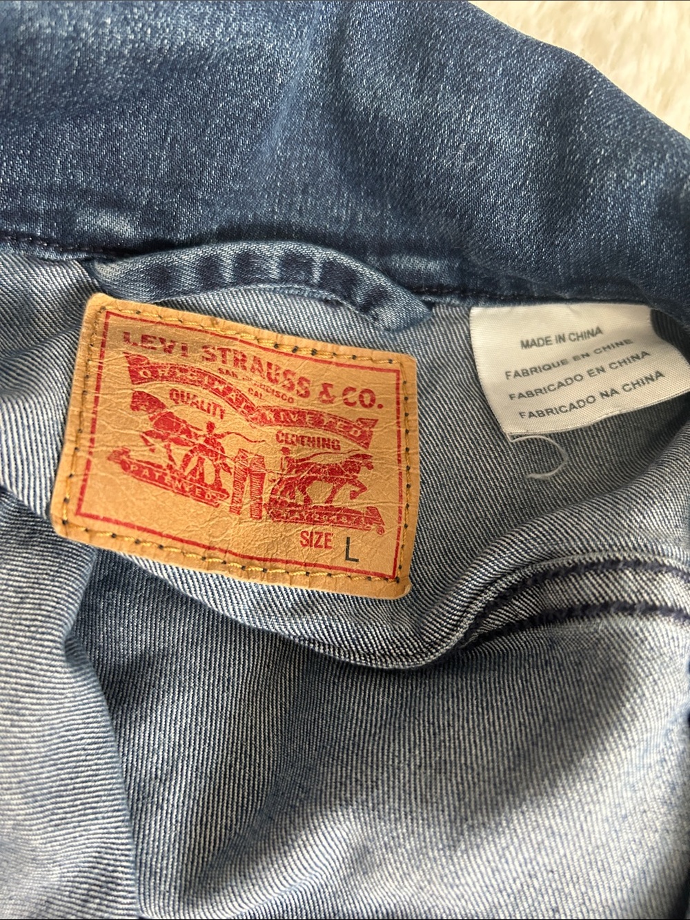 Levi’s Stretch Denim Trucker Jacket - Picture 7 of 8